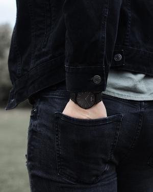 Levante - Black / Black Link
